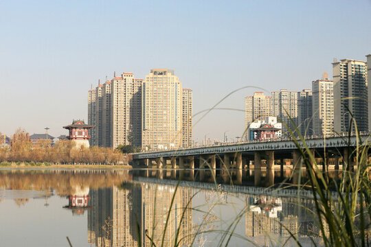 跨河大橋