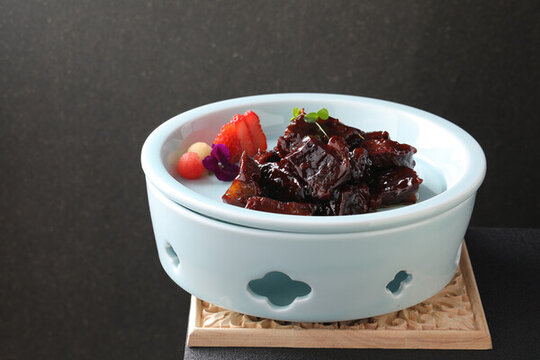 炆火小牛肉