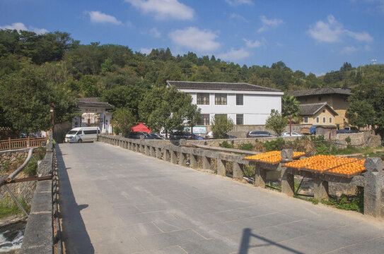 洪坑村子路橋房屋