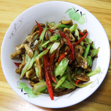 家常菜油爆肚絲炒肚絲