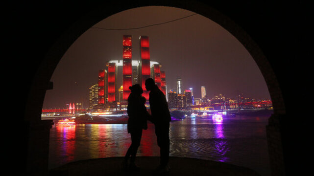 來(lái)福士夜景剪影