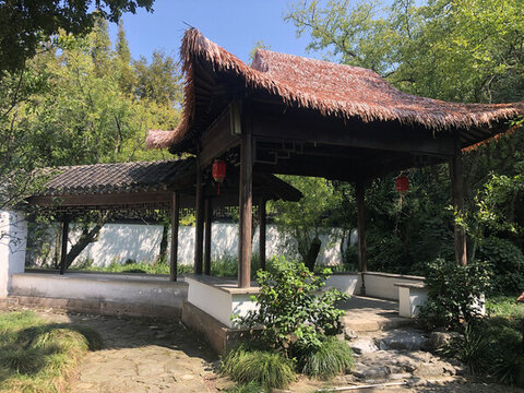 茅草涼亭