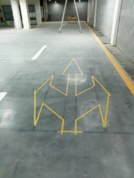 地下車(chē)庫(kù)箭頭導(dǎo)視
