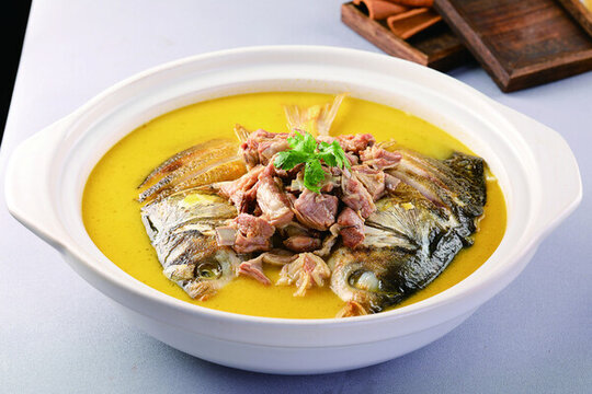 魚(yú)頭燉羊肉
