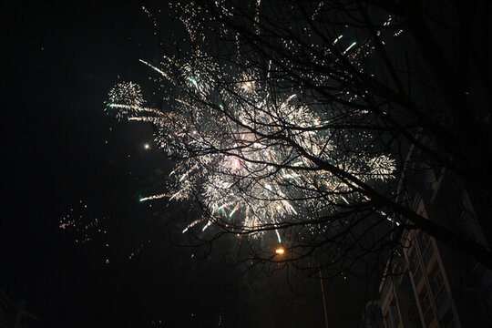 春節(jié)除夕夜晚煙花