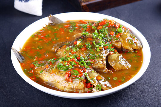 家燒鯽魚