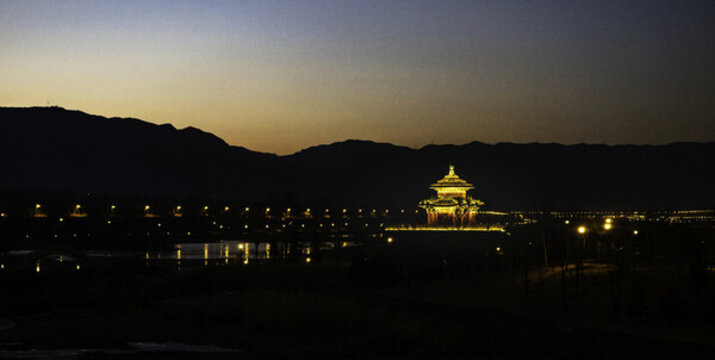 望月閣濱河公園古建筑夜景