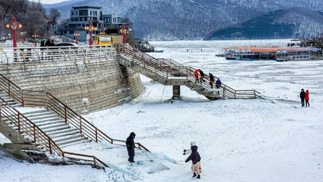 春節(jié)里的吉林市松花湖旅游景區(qū)