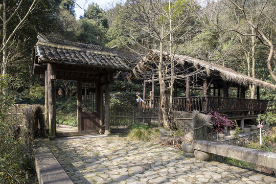 茅廬大門