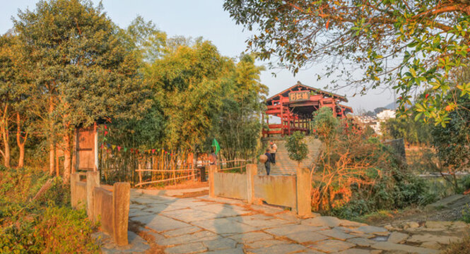 婺源彩虹橋全景圖
