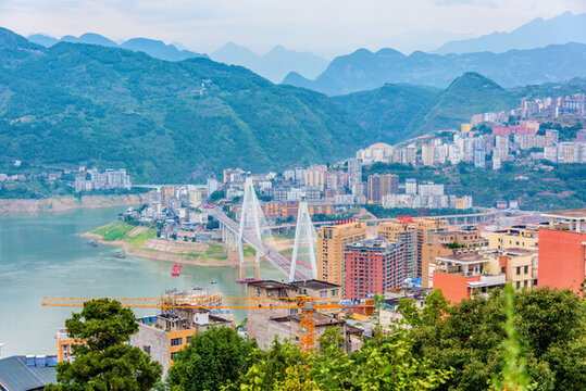中國湖北恩施巴東長江大橋