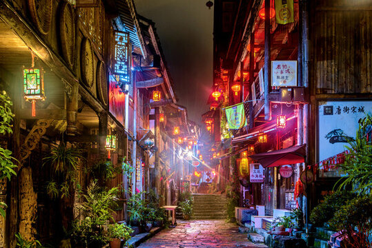 中國重慶酉陽龔灘古鎮(zhèn)夜景