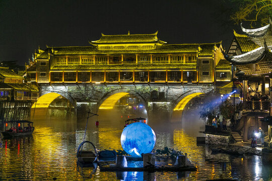 鳳凰古城的夜景