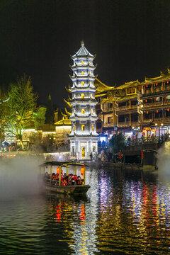 鳳凰古城的夜景