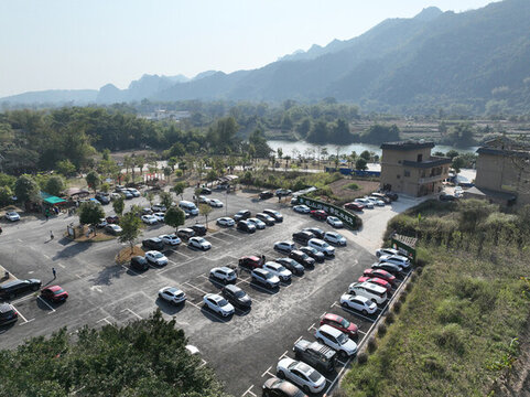 花山景區(qū)停車場