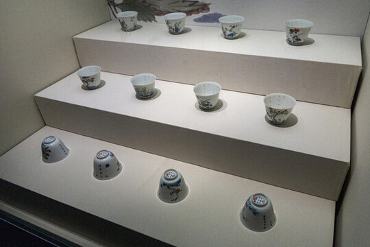 康熙五彩十二月花卉圖題詩句杯