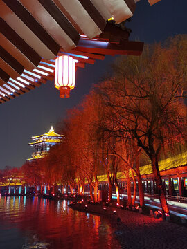 仕女館夜景