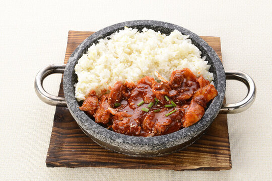 辣五花肉石板飯