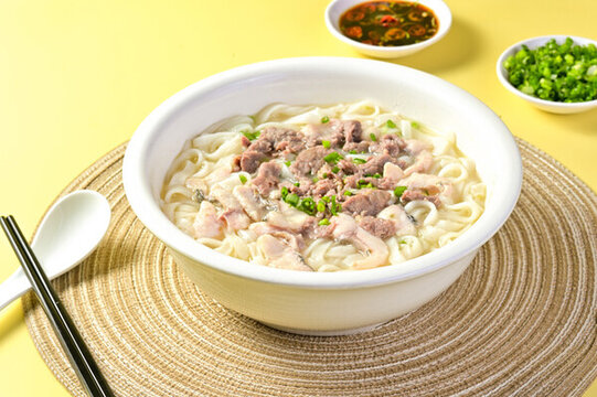 牛肉魚片湯河粉