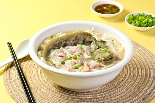塘角魚湯河粉