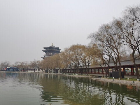 仕女館