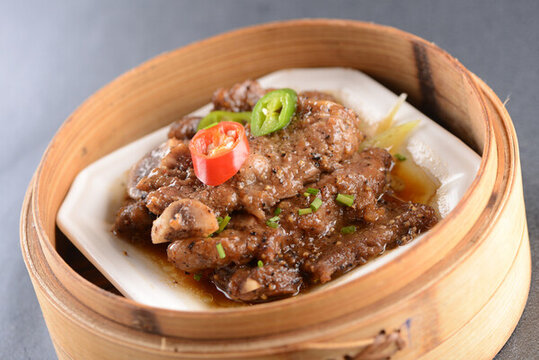 黑椒牛仔骨