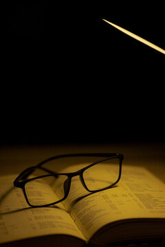 学习工作保护视力创意眼镜图片
