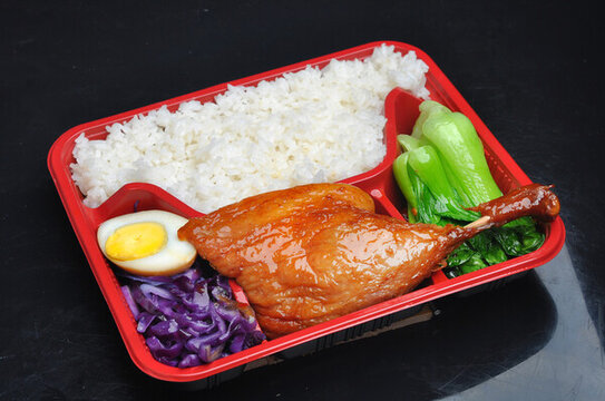 燒鴨腿飯盒飯