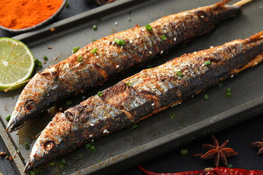 烤秋刀魚(yú)