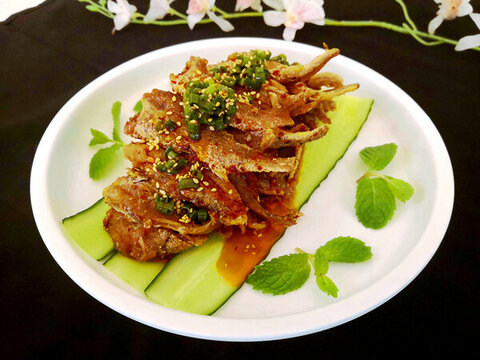 醋香紅油酥魚(yú)