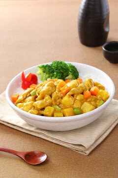 咖喱雞塊飯