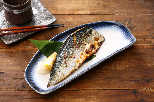 鹽烤青花魚