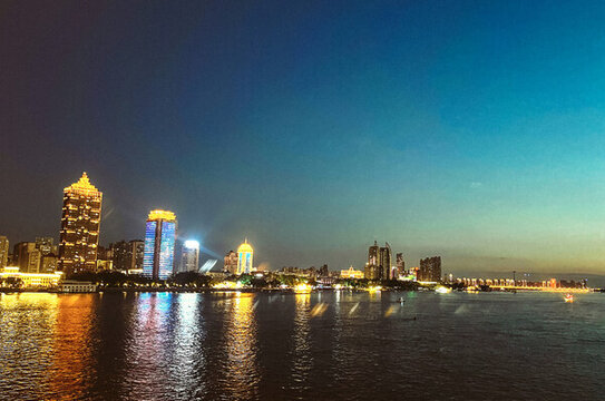 江邊夜景