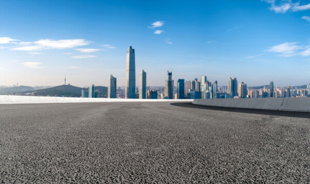 公路彎道和金融區(qū)建筑