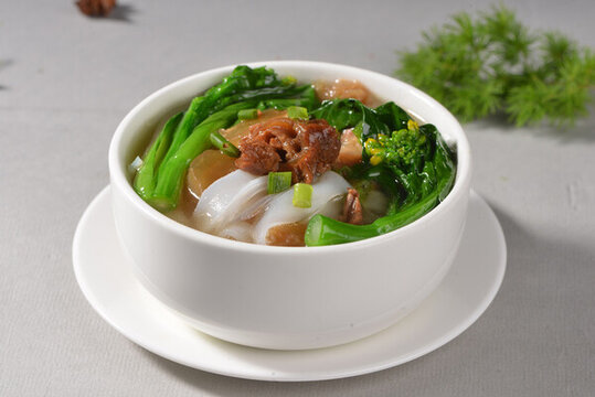 牛腩湯河粉