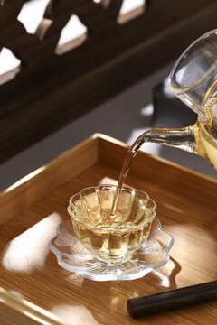 白茶茶湯茶水