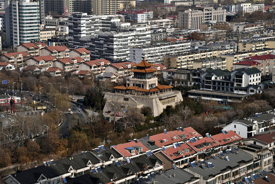 濟(jì)南大明湖解放閣古建筑風(fēng)光