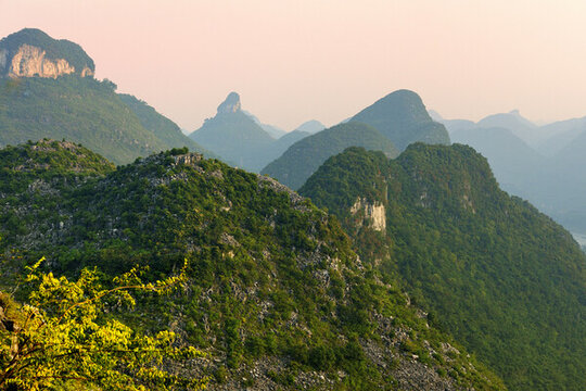 山峰山景