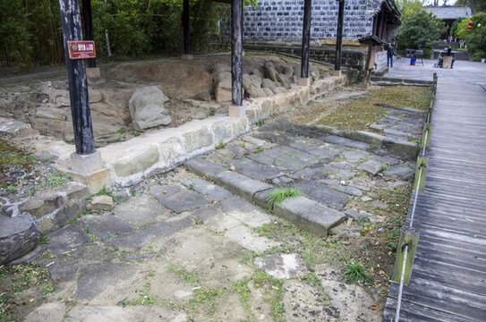 廣元千佛巖石欄橋遺址