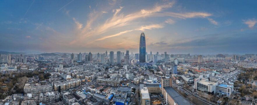 寬幅濟(jì)南綠地中心全景