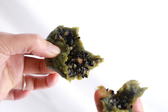 手撕艾葉糍粑