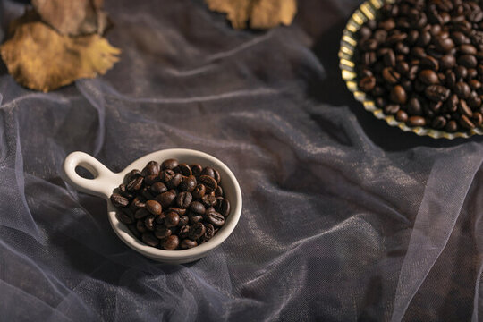 咖啡豆创意秋季背景