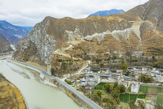 山區(qū)高原黃土