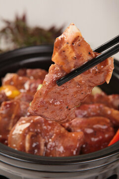 滋味牛仔骨