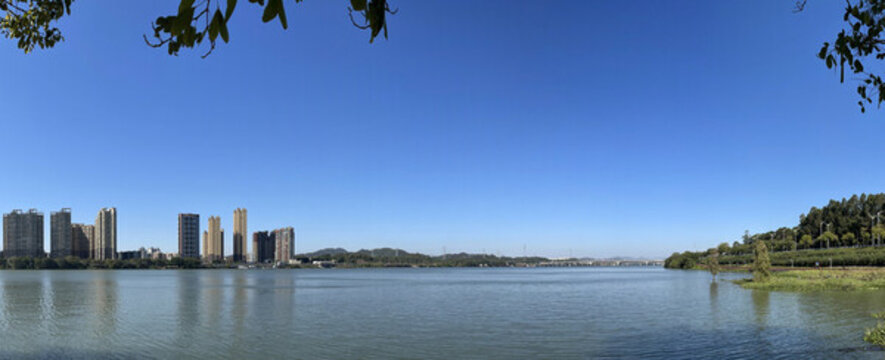 東江流域碧綠江水