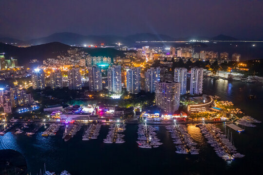 航拍海南三亞鴻洲游艇碼頭夜景