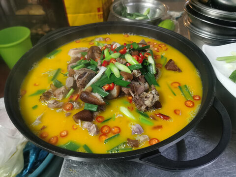 金湯豬腳