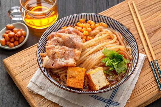 肥牛酸辣粉