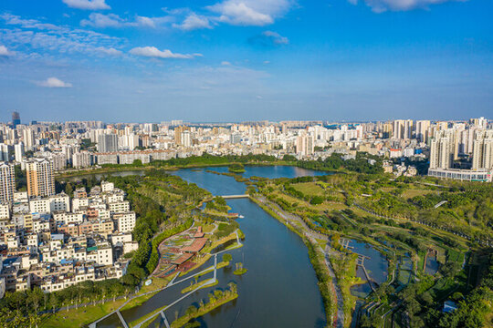 航拍?？诿郎岷峪P翔濕地公園