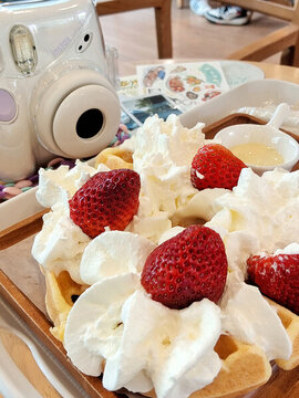 下午茶草莓松饼